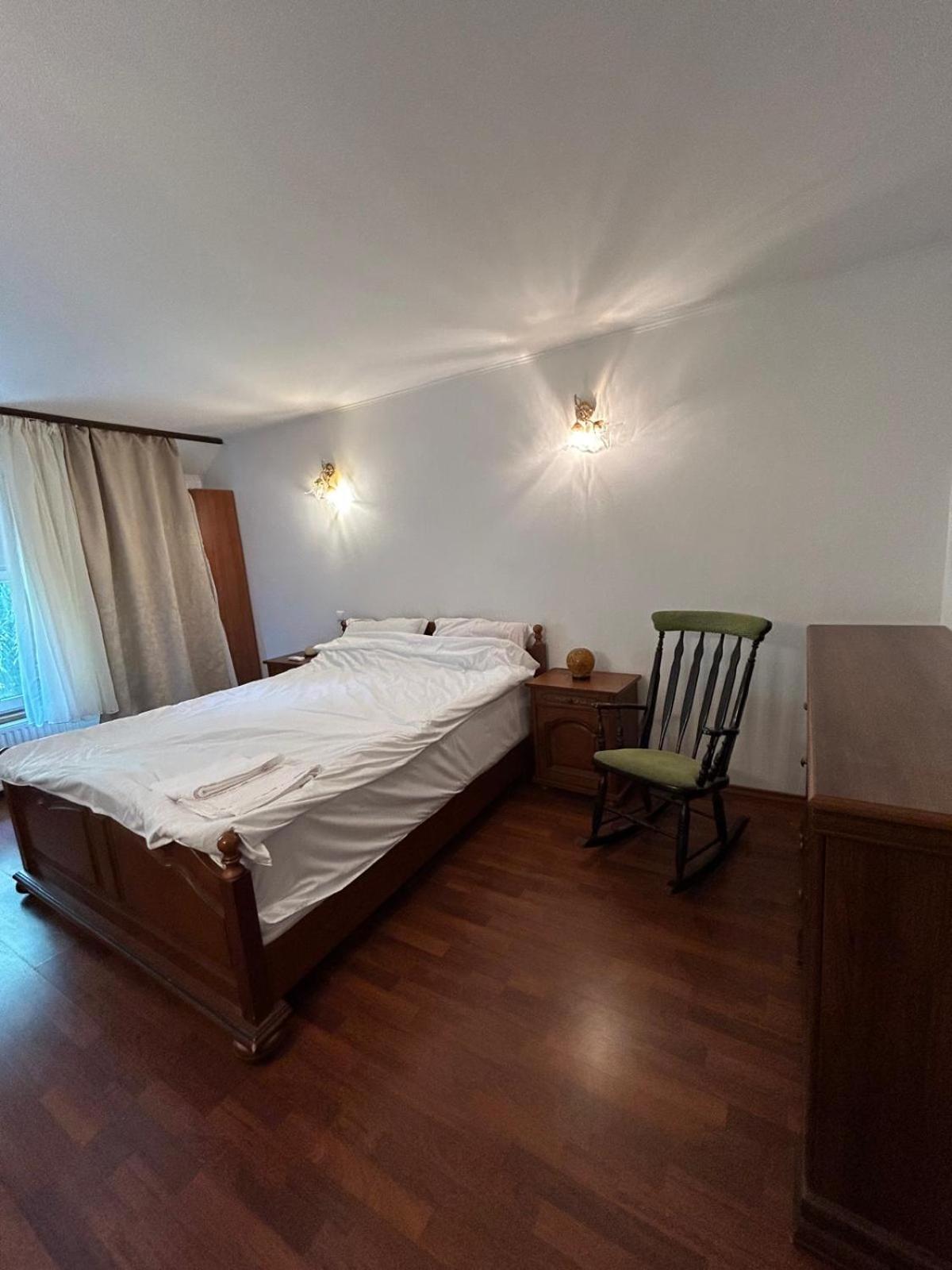 Vila De Inchiriat Aproape De Therme بالوتيشتي المظهر الخارجي الصورة